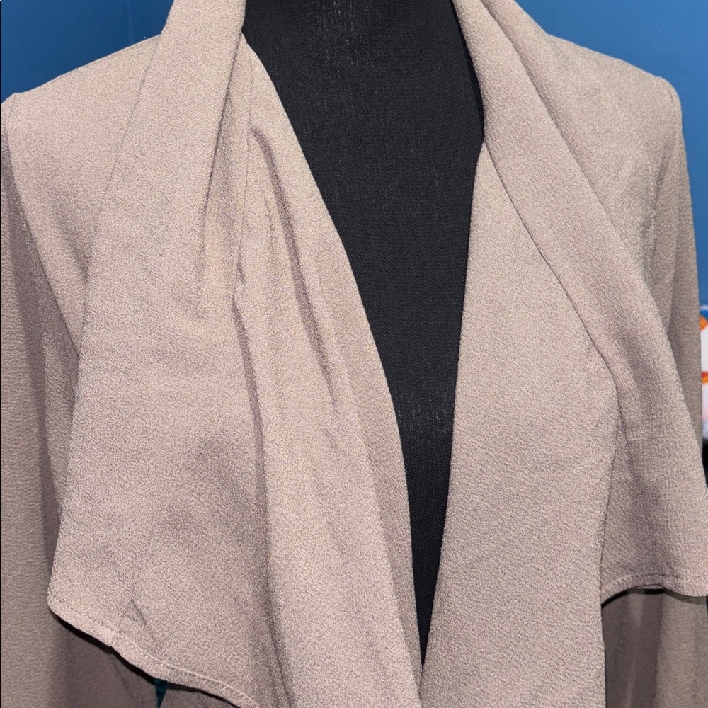 Elegant Tan Long Drape Coat cardigan size medium - Picture 4 of 5